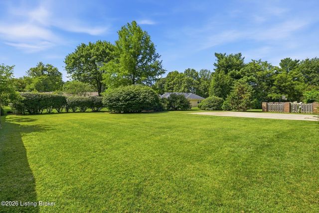 10110 Timberwood Cir, Louisville, KY 40223