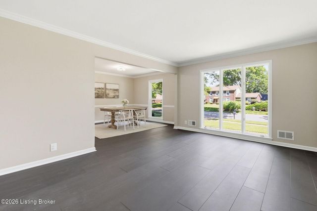 10110 Timberwood Cir, Louisville, KY 40223