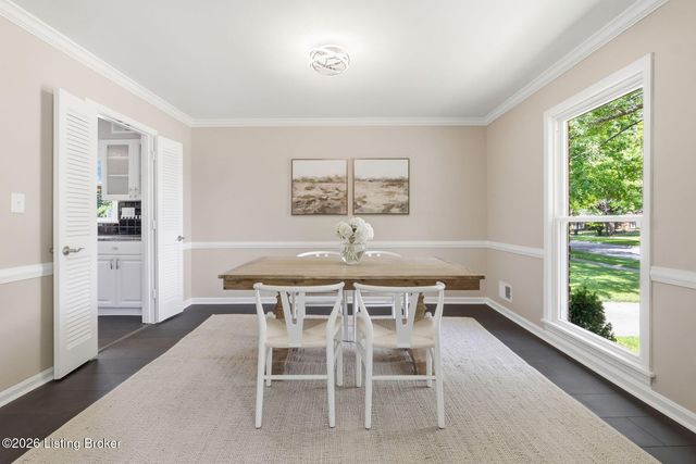 10110 Timberwood Cir, Louisville, KY 40223