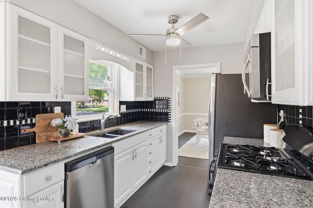 10110 Timberwood Cir, Louisville, KY 40223