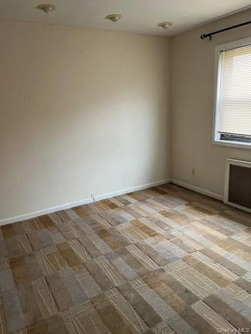 160-06 Cross Island Parkway 6-173, Whitestone, NY 11357