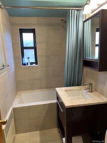 160-06 Cross Island Parkway 6-173, Whitestone, NY 11357