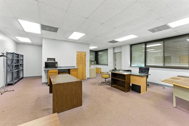 15 Whipple Street, Springfield, MA 01151