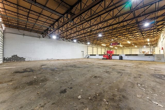 15 Whipple Street, Springfield, MA 01151