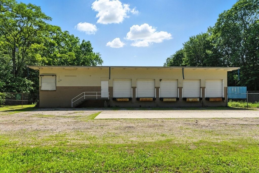 15 Whipple Street, Springfield, MA 01151