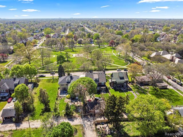 2231 N La Salle Gardens, Detroit, MI 48206