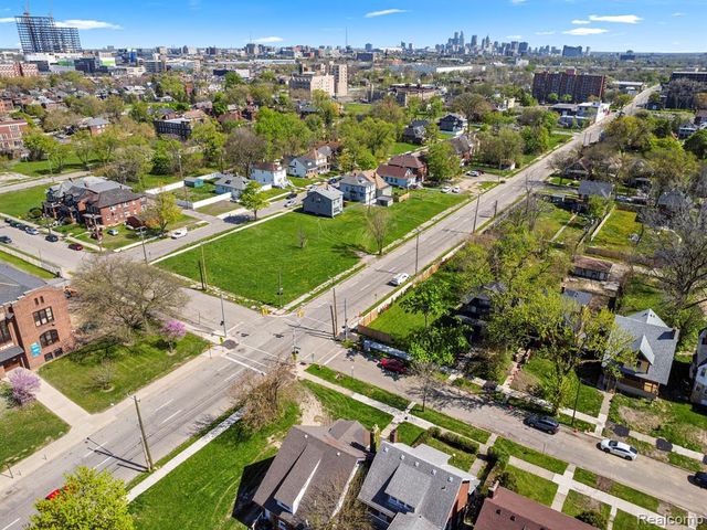 2231 N La Salle Gardens, Detroit, MI 48206