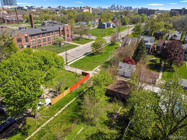 2231 N La Salle Gardens, Detroit, MI 48206