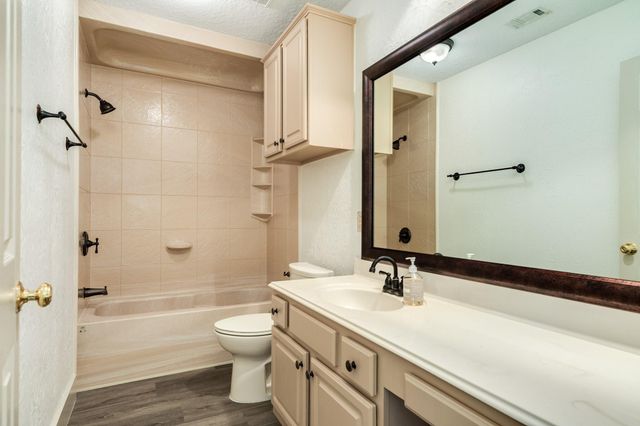 2601 Piney Woods Drive, Pearland, TX 77581