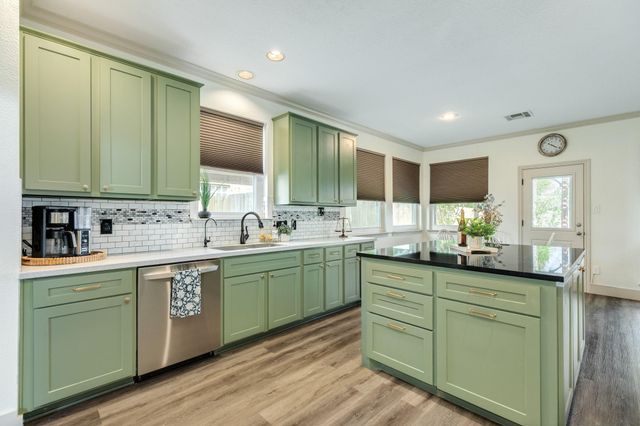 2601 Piney Woods Drive, Pearland, TX 77581