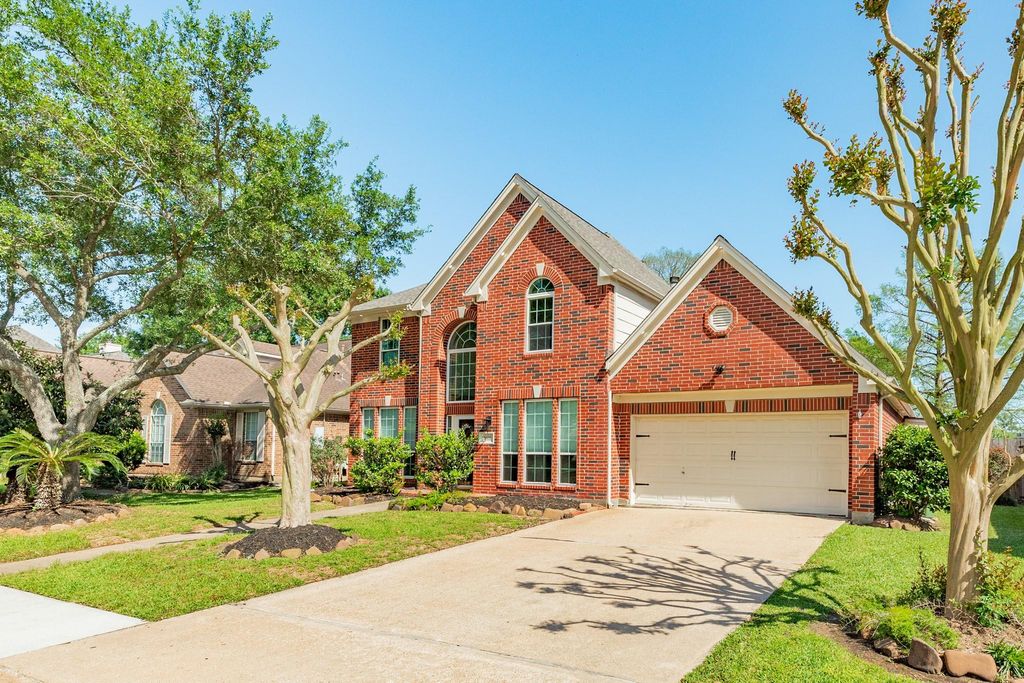 2601 Piney Woods Drive, Pearland, TX 77581
