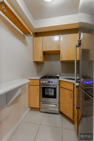 210 E 36th St Apt 3A, New York City, NY 10016