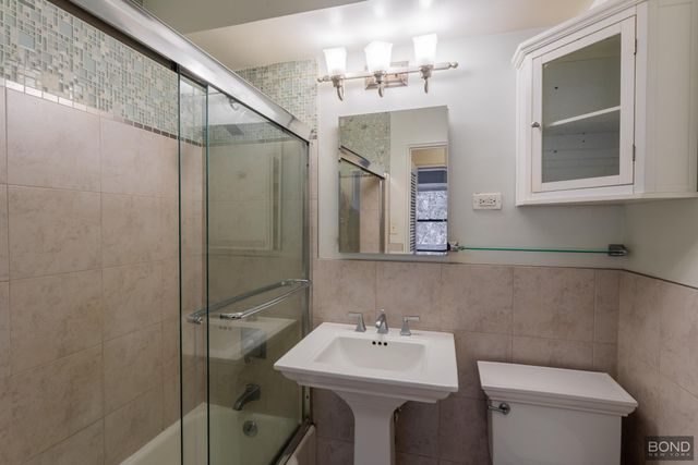 210 E 36th St Apt 3A, New York City, NY 10016