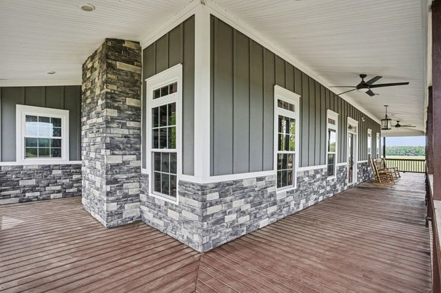 942 Meadow Dr., Loris, SC 29569