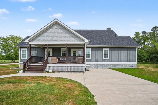 942 Meadow Dr., Loris, SC 29569