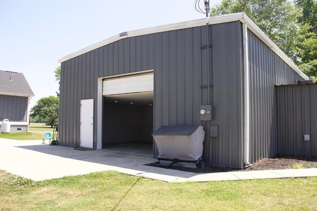 942 Meadow Dr., Loris, SC 29569