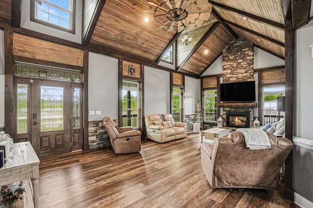 942 Meadow Dr., Loris, SC 29569