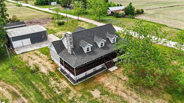 942 Meadow Dr., Loris, SC 29569