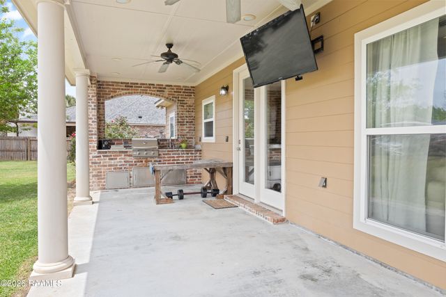 208 Psalm Court, Youngsville, LA 70592