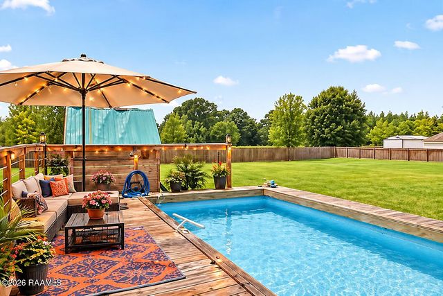 208 Psalm Court, Youngsville, LA 70592