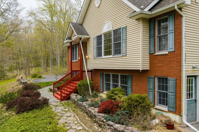 57 Woodland Drive, Barryville, NY 12719