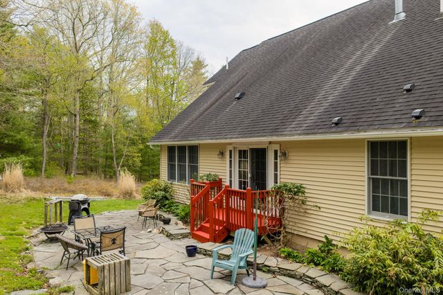 57 Woodland Drive, Barryville, NY 12719