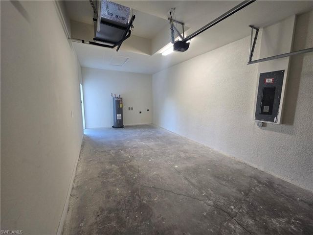 2709 25th ST SW, Lehigh Acres, FL 33976