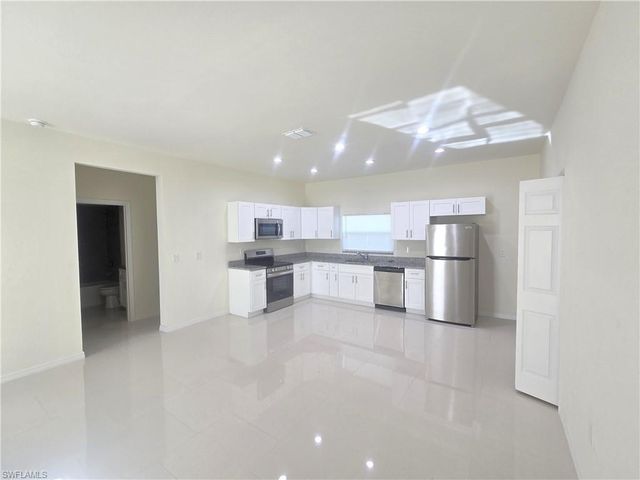 2709 25th ST SW, Lehigh Acres, FL 33976