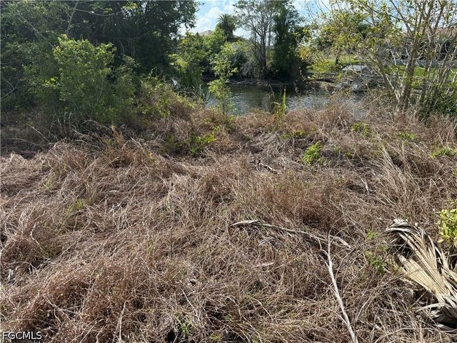 2114 NE 26th ST, Cape Coral, FL 33909