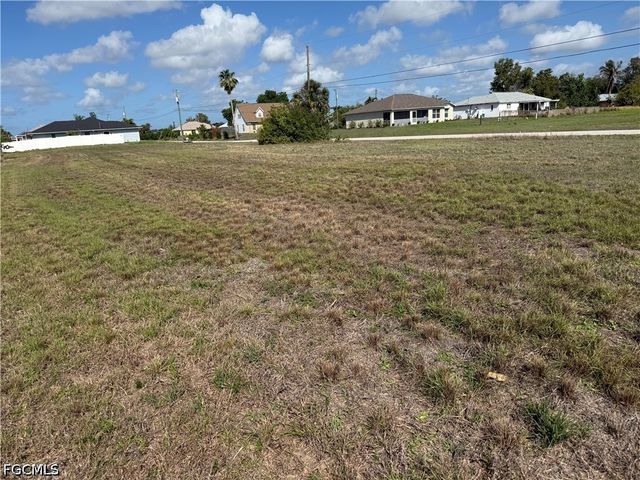 2114 NE 26th ST, Cape Coral, FL 33909