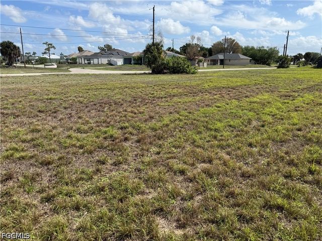 2114 NE 26th ST, Cape Coral, FL 33909