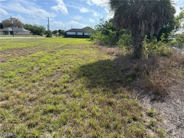 2114 NE 26th ST, Cape Coral, FL 33909