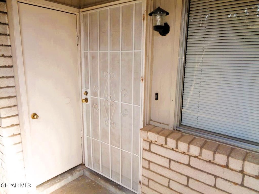 3028 E Glen Drive A, El Paso, TX 79936