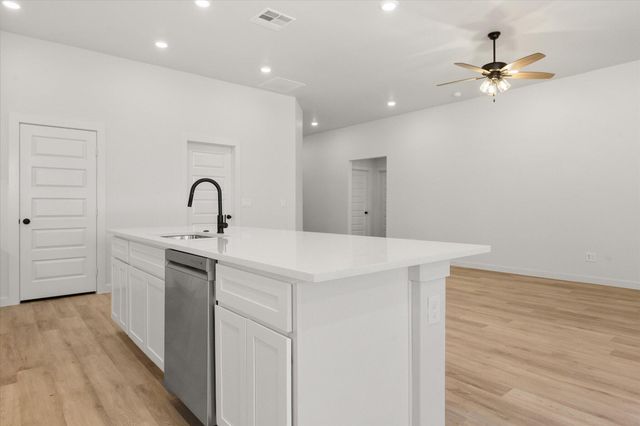 1203 E 30th Street, Wolfforth, TX 79382