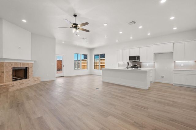 1203 E 30th Street, Wolfforth, TX 79382