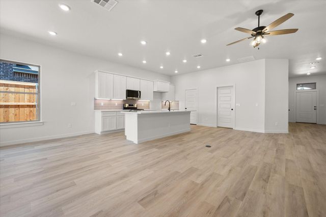 1203 E 30th Street, Wolfforth, TX 79382