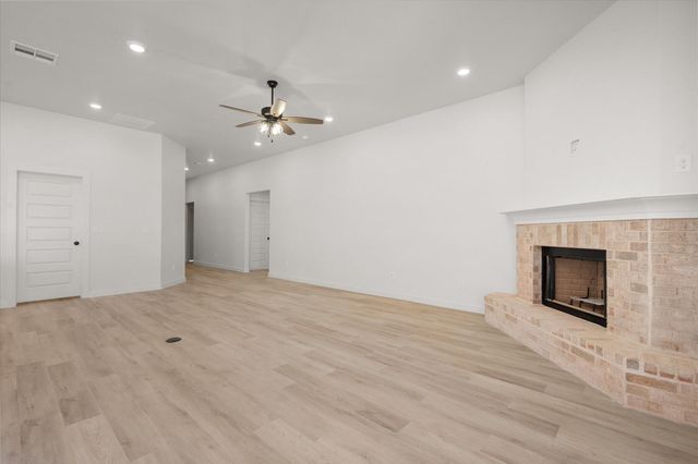 1203 E 30th Street, Wolfforth, TX 79382