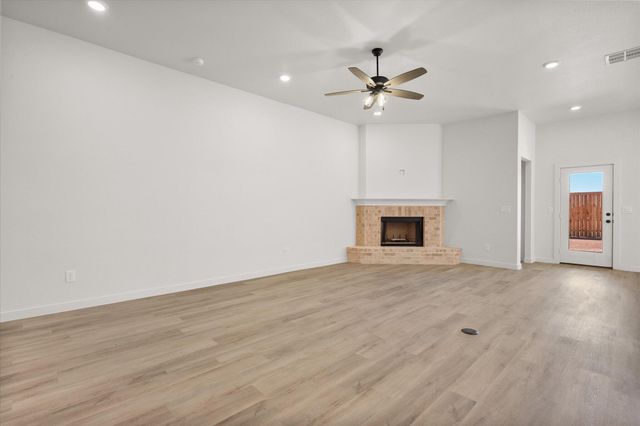1203 E 30th Street, Wolfforth, TX 79382