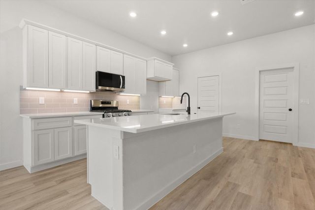 1203 E 30th Street, Wolfforth, TX 79382
