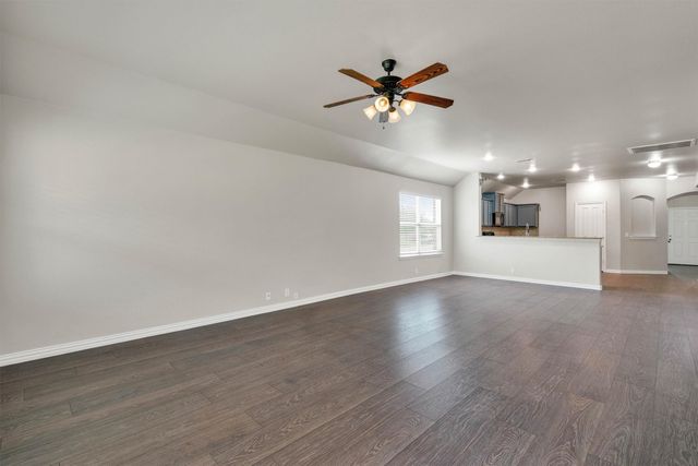 221 Bear Trail, Waxahachie, TX 75165