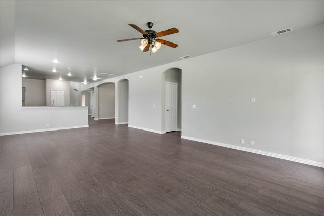 221 Bear Trail, Waxahachie, TX 75165