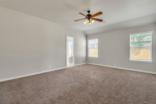 221 Bear Trail, Waxahachie, TX 75165