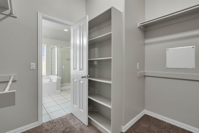 221 Bear Trail, Waxahachie, TX 75165