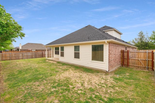 221 Bear Trail, Waxahachie, TX 75165