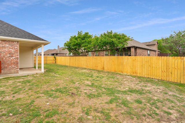 221 Bear Trail, Waxahachie, TX 75165