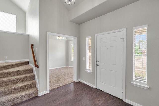 221 Bear Trail, Waxahachie, TX 75165