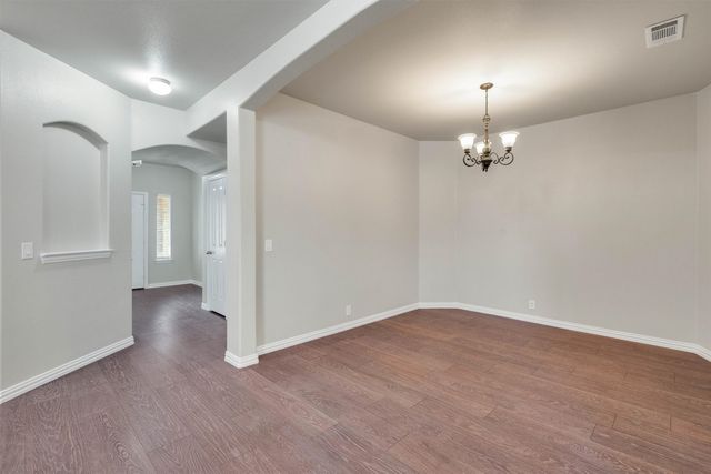 221 Bear Trail, Waxahachie, TX 75165