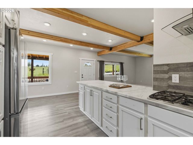 204 CONGER Rd, Castle Rock, WA 98611