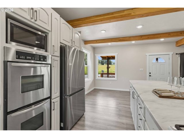 204 CONGER Rd, Castle Rock, WA 98611