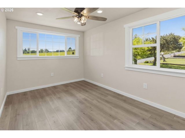 204 CONGER Rd, Castle Rock, WA 98611